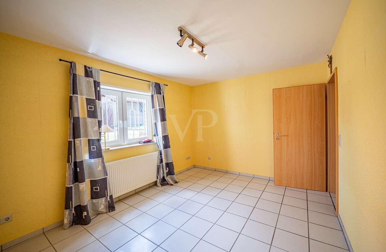 Immobilie in Berod bei Wallmerod - Großzügiges Ein-/Zweifamilienhaus in wunderschönem Wohngebiet – flexibel nutzbar und sofort bezugsbe - Bild 15