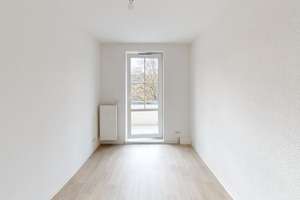 Lichterfüllte 3-Raum-Wohnung mit Einbauküche und Balkon – Jahnstr. 22, 9126 Lutherviertel, Chemnitz – Vorschaubild 5