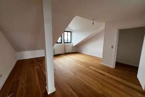 Bezugsfreie, schön geschnittene Dachgeschosswohnung mit Wannenbad in zentraler Lage – Die vollständige Adresse der Immobilie erhältst du vom Anbieter., 4315 Neustadt-Neuschönefeld, Leipzig – Vorschaubild 7