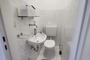 Attraktive 2-Zimmer-Wohnung mit Einbauküche & Balkon in München-Moosach – ab 01.07. – Dachauer Straße 244, 80992 Alt-Moosach, München – Vorschaubild 7