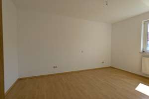 Schöne, gepflegte, freie 2-Zimmer-Wohnung mit Südbalkon in ruhiger, sehr guter Wohnlage in Dorfen! – Die vollständige Adresse der Immobilie erhältst du vom Anbieter., 84405 Dorfen – Vorschaubild 17