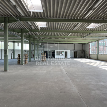 ca. 1.375 m² Lagerfläche mit angrenzendem Bürogebäude