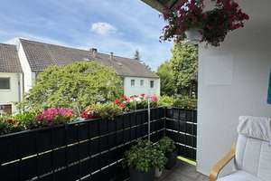 Familienfreundliche 3-Zimmer-Wohnung mit Balkon und Stellplatz in Wittlaer