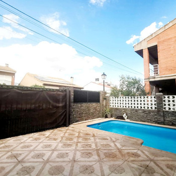 Wunderschönes Einfamilienhaus in Camarma de Esteruelas mit 5 Schlafzimmern, privatem Garten und Pool