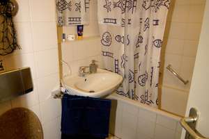 *** Tolle Neubau-Wohnung in ruhiger Lage! Klasse Schnitt, Laminat, Alles in Weiß! Süd-Seite! *** – Hasengartenstr. 9b, 65189 Südost, Wiesbaden – Vorschaubild 5