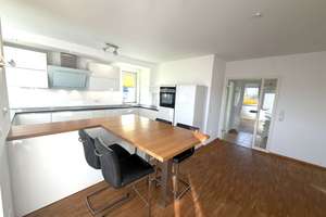 4 Zi.- Whg. 106m² - Einbauküche - Terrasse - 2 TG Stellplätze auf Wunsch