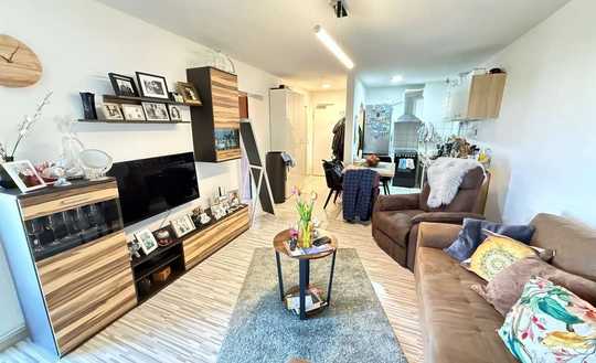 Frisch renovierte 2-Zimmer-Wohnung mit Balkon und Weitblick im Herzen von Ludwigshafen