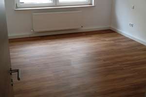 Renovierte 3-Zimmer-Wohnung im Erdgeschoss mit Balkon – Keplerstraße 16, 90478 Glockenhof, Nürnberg – Vorschaubild 2