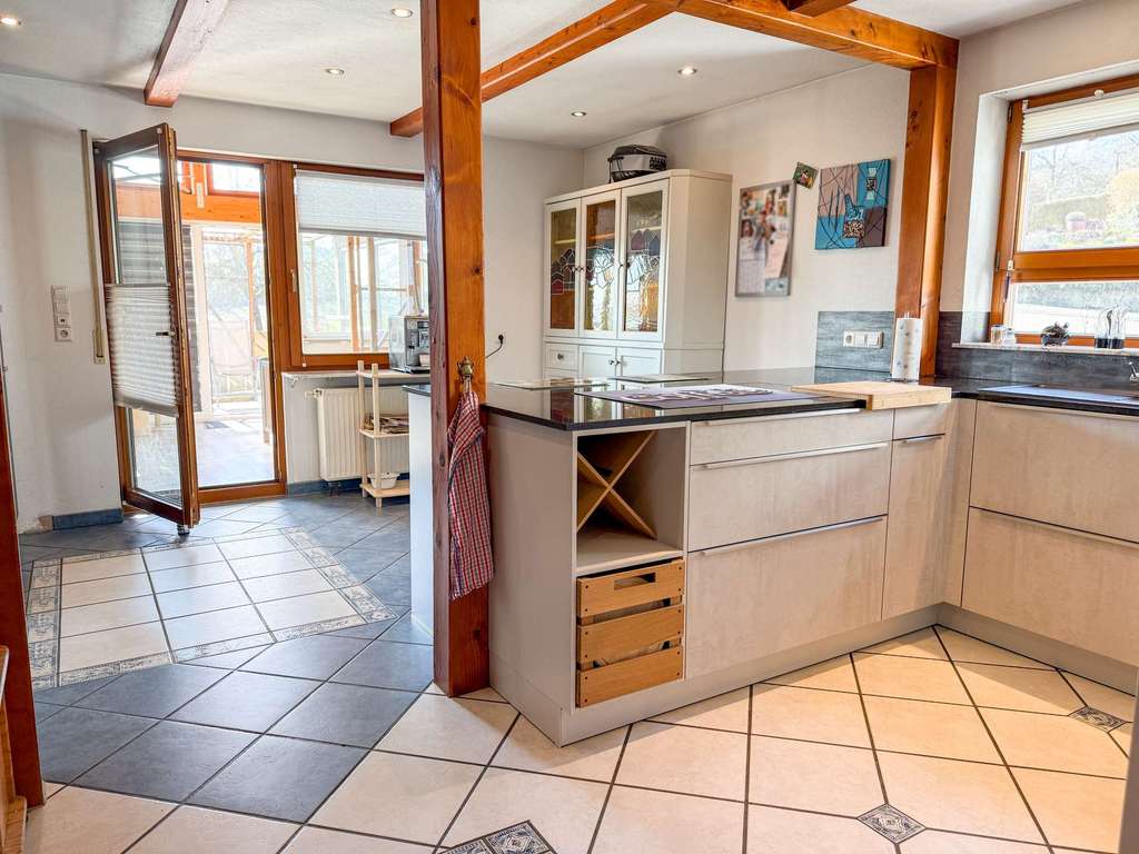 Immobilie in Buchen (Odenwald) - Großzügiges Wohnhaus mit Einliegerwohnung in herrlicher Randlage! - Bild 4