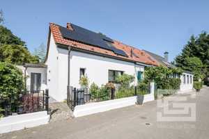 Wohnen mit Charme in Düsseldorf Urdenbach mit großer Sonnenterrasse und Nähe zum Rhein! – Düsseldorf – Vorschaubild 1