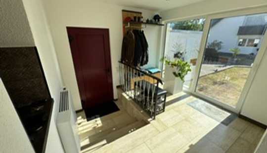 Bild von Moderne Doppelhaushälfte mit Garten und Ausbaupotenzial in beliebter Lage von Darmstadt-West