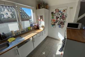Sonne pur, hohe Räume, großer Balkon, Bad mit Fenster  zw. W-tal und D-Dorf – Altenhofer Str. 182, 42719 Wald, Solingen – Vorschaubild 9