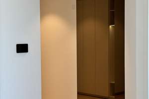 FOUR: Stilvolles Apartment mit Taunusblick – 60315 Innenstadt, Frankfurt am Main – Vorschaubild 7