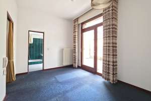 Zweifamilienhaus in bester Schmargendorflage auf großem Gartengrundstück, 7 Zimmer 2 Bäder, 258 m² – Die vollständige Adresse der Immobilie erhältst du vom Anbieter., 14193 Schmargendorf, Berlin – Vorschaubild 5