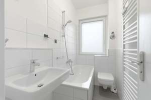 Energetisch top in Form! Freie 2-Zimmerwohnung mit Balkon in Wilmersdorf – Sächsische Straße 69, 10707 Wilmersdorf, Berlin – Vorschaubild 6