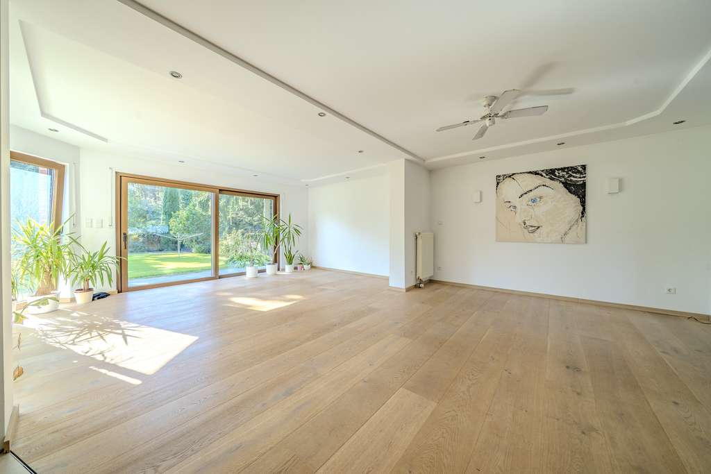 Immobilie in Schloß Holte-Stukenbrock - Gepflegtes 2-3 Familienhaus in ruhiger Lage – am Waldrand - Bild 4