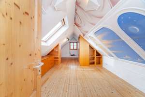 Gemütlich, hell und kunstvoll – 2,5-Zimmer-Wohnung mit 120 m² Gartenparadies – Die vollständige Adresse der Immobilie erhältst du vom Anbieter., 81249 Altaubing, München – Vorschaubild 16