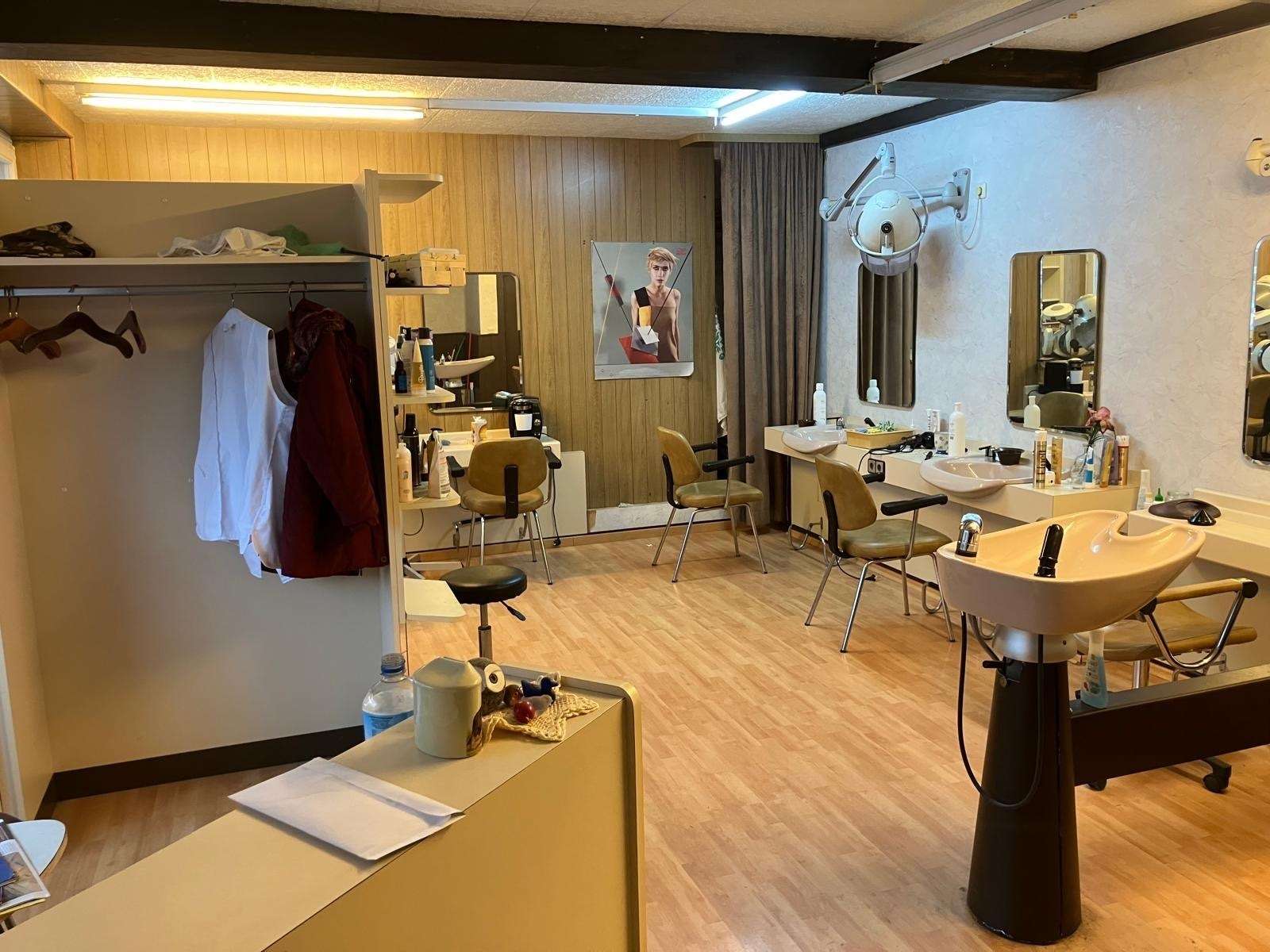 Friseursalon - könnte zu Wohnraum umgenutzt werden., Wuppertal – Bild 1