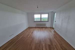 Attraktive 3‑Zimmer‑Wohnung mit toller Aussicht, EBK und Stellplatz