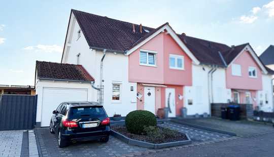 Bild von Moderne Doppelhaushälfte im Split-Level mit Garten, Garage & A+-Energieeffizienz in Roxheim
