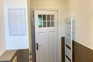 mehr geht nicht: hochwertig sanierter Altbau mit 3,60 m Decken, Dielen, Balkon & Einbauküche – Ahlmannstraße 24, 24118 Ravensberg, Kiel – Vorschaubild 7