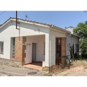 Freistehendes Einfamilienhaus komplett zu renovieren im Viertel Avellaneda, ruhige Lage am Ortsrand
