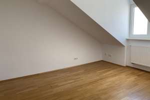 Helle 4-Zimmer-DG-Wohnung mit Einbauküche, Mü.-Giesing, auch für WG – Die vollständige Adresse der Immobilie erhältst du vom Anbieter., 81539 Obergiesing, München – Vorschaubild 13