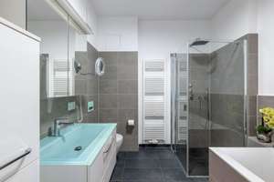 Penthouse-Feeling im Grünen: Großzügige 4-Zimmer-Wohnung mit Terrasse und Balkon in Berlin-Britz – Die vollständige Adresse der Immobilie erhältst du vom Anbieter., 12347 Britz, Berlin – Vorschaubild 14
