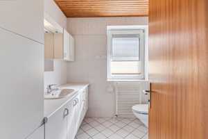 Flensburg/Westliche Höhe: Gepflegter 4-Zimmer-Bungalow mit Garage & kleinem Garten in ruhiger Lage – Flensburg – Vorschaubild 9