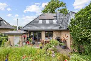 Viel Licht, viel Raum, viel Qualität –                 saniertes Haus in Elbnähe – Pinneberg (Kreis) – Vorschaubild 1