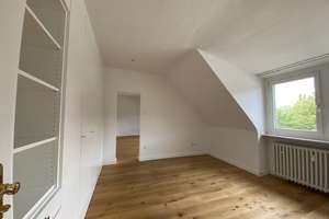 3-Zimmer-DG-Wohnung mit gehobener Innenausstattung in Düsseldorf – Die vollständige Adresse der Immobilie erhältst du vom Anbieter., 40545 Oberkassel, Düsseldorf – Vorschaubild 13