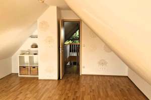 Lichtdurchflutete 6,5 Zimmer Wohnung – 91094 Langensendelbach – Vorschaubild 25
