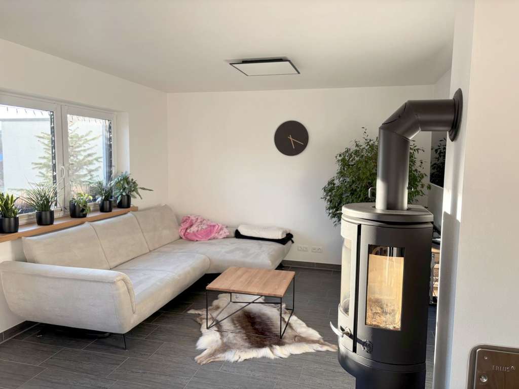 Immobilie in Zachenberg - Top Gelegenheit - Neuwertige, vermietete Doppelhaushälfte in Zachenberg Nähe Ruhmannsfelden - Bild 2