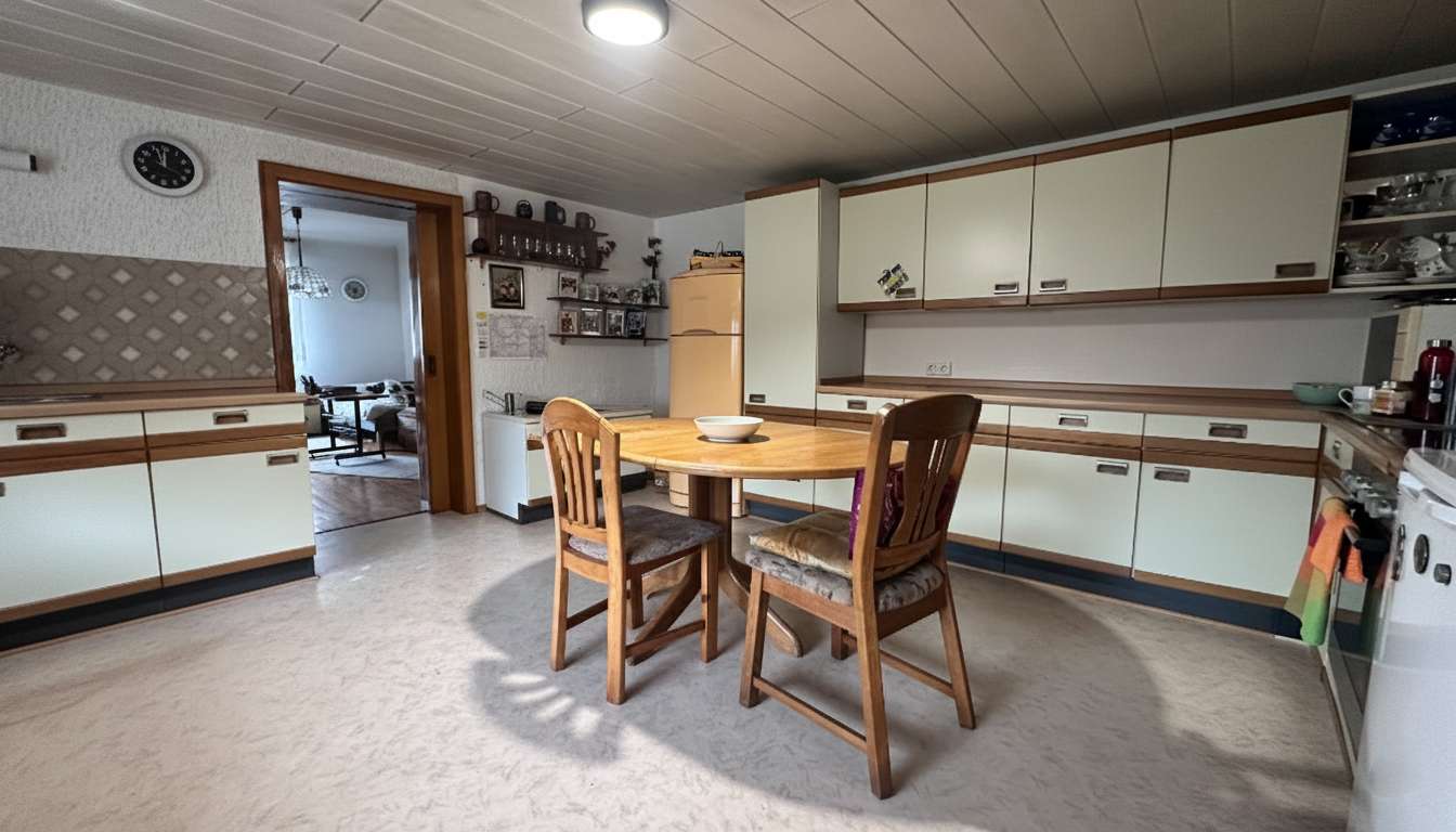 Immobilie in Niederalben - Geräumiges Haus mit vielseitigem Raumangebot und weitläufigem Grundstück - Bild 1