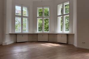 Altbaujuwel am Wröhmännerpark –5-Zimmer-Wohnung mit Stuck, Balkon und zwei Bädern – Die vollständige Adresse der Immobilie erhältst du vom Anbieter., 13585 Spandau (Ortsteil), Berlin – Vorschaubild 3