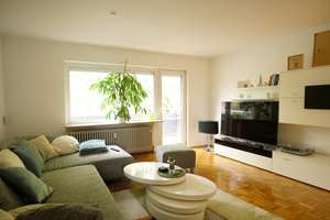 Gepflegte Wohnung mit Balkon und Garagenstellplatz! – Die vollständige Adresse der Immobilie erhältst du vom Anbieter., 65191 Sonnenberg, Wiesbaden – Vorschaubild 1