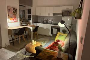 Charming Furnished 2 rooms apartment in Charlottenburg – Kamminer Str. 4, 10589 Charlottenburg, Berlin – Vorschaubild 1