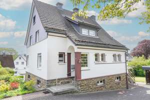 Einfamnilienhaus in bester Lage von Siegen - Niederschelden – Die vollständige Adresse der Immobilie erhältst du vom Anbieter., 57080 Niederschelden, Siegen – Vorschaubild 9
