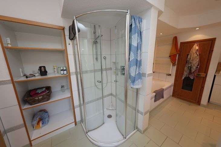 Immobilie in Dörpling - Ehemalige, modernisierte Dorfschule mit Doppelhauskonzept auf idyllischem Grundstück in Dörpling b.  - Bild 49