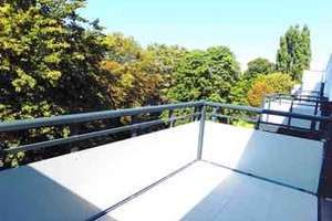 Höhenflug : Erstklassige 2-Zimmer-Wohnung mit Sonnenbalkon & Spülmaschinen-Garantie! – Amsterdamer Str. 285, 50735 Niehl, Köln – Vorschaubild 2