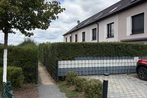 Besichtigung Samstag 15.08.26  von 10-11 Uhr Reihenhaus in sehr schöner Lage, noch nie bewohnt – Hintere Straße 56a, 90768 Atzenhof, Burgfarrnbach, Fürth – Vorschaubild 2