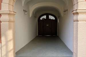 Wunderschöne vollständig renovierte 3-Zi-Wohnung mit EBK in Domnähe