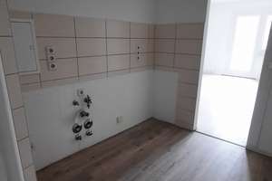 Schöne helle 4-Raum Wohnung mit Balkon & Badewanne – Bernsdorfer Str. 168, 9126 Bernsdorf, Chemnitz – Vorschaubild 4