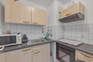 Stadt|Mitte — 2-Zimmer-Wohnung mit Aufzug und Duplexstellplatz, die U-Bahn direkt vor der Türe – 70180 Heusteigviertel, Stuttgart – Vorschaubild 9