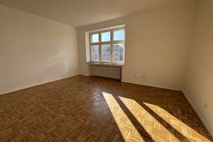 Wunderschön sanierter Altbau - 3 Zimmer Pempelfort - Ab April ! 