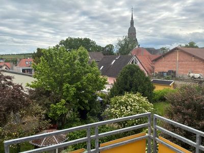 Lichtdurchflutete 4-ZKB-Wohnung mit Sonnenbalkon & 2 PKW-Stellplätzen in ruhiger Lage von Nierstein