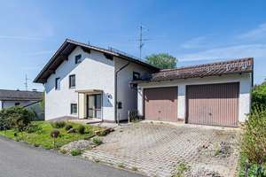 Zweifamilienhaus in guter Lage, größtenteils saniert – Die vollständige Adresse der Immobilie erhältst du vom Anbieter., 93491 Stamsried – Vorschaubild 9