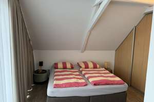 Über den Dächern von Quelle! Großzügige möblierte Dachgeschoßwohnung mit zwei Balkonen zu vermieten! – Carl-Severing-Straße 117, 33649 Brackwede, Bielefeld – Vorschaubild 5