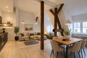 Rooftop Penthouse - Elevator - Prime Location - Just 5 Minutes from Friedrichstraße - Bezugsfrei