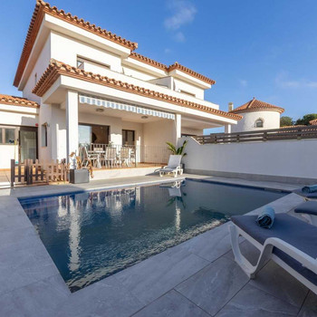 REIHENHAUS IN MIAMI PLAYA MIT POOL.